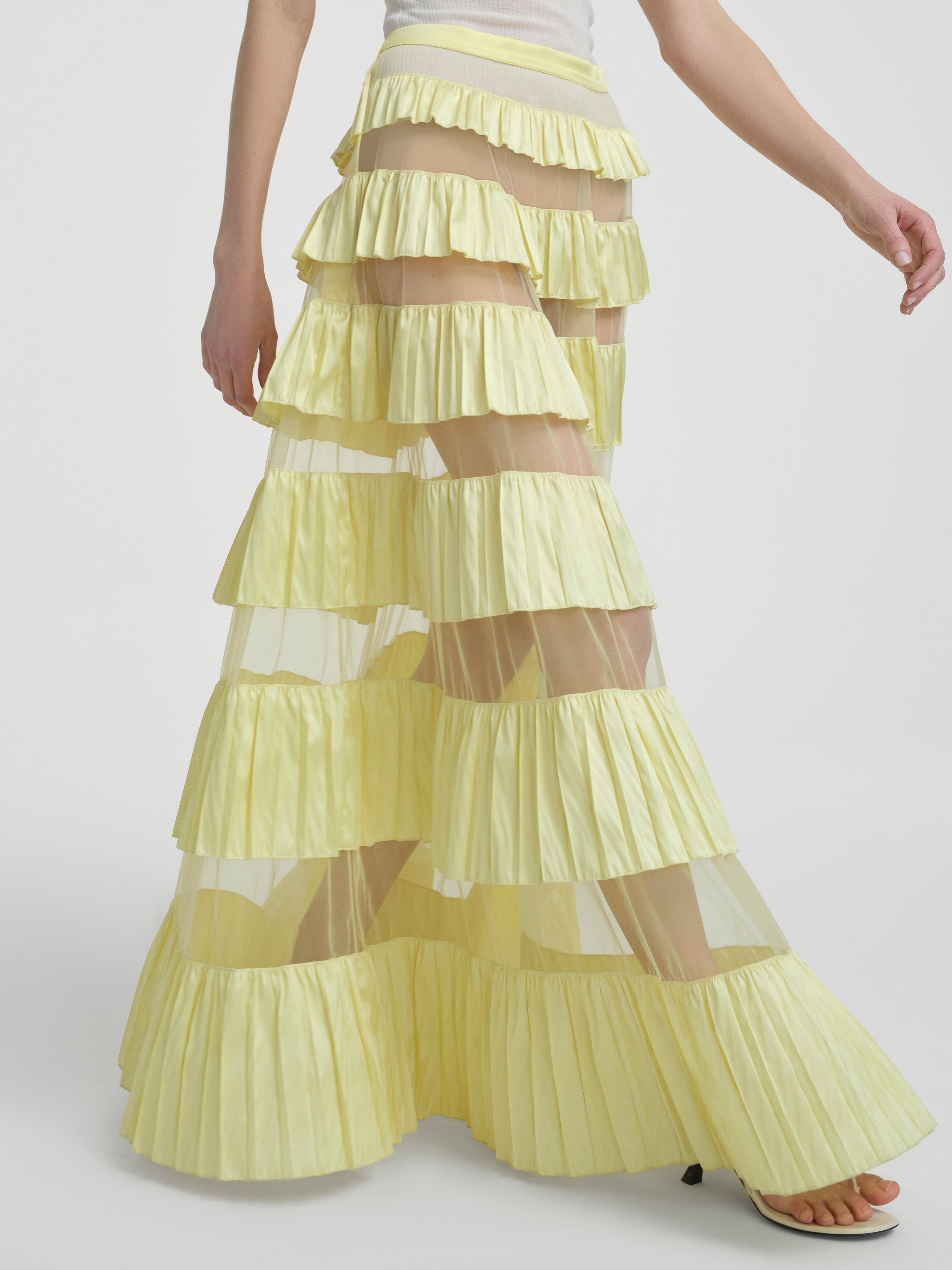 AFLALO Xorina Skirt in Mesh – Butter - Model Front Zoom