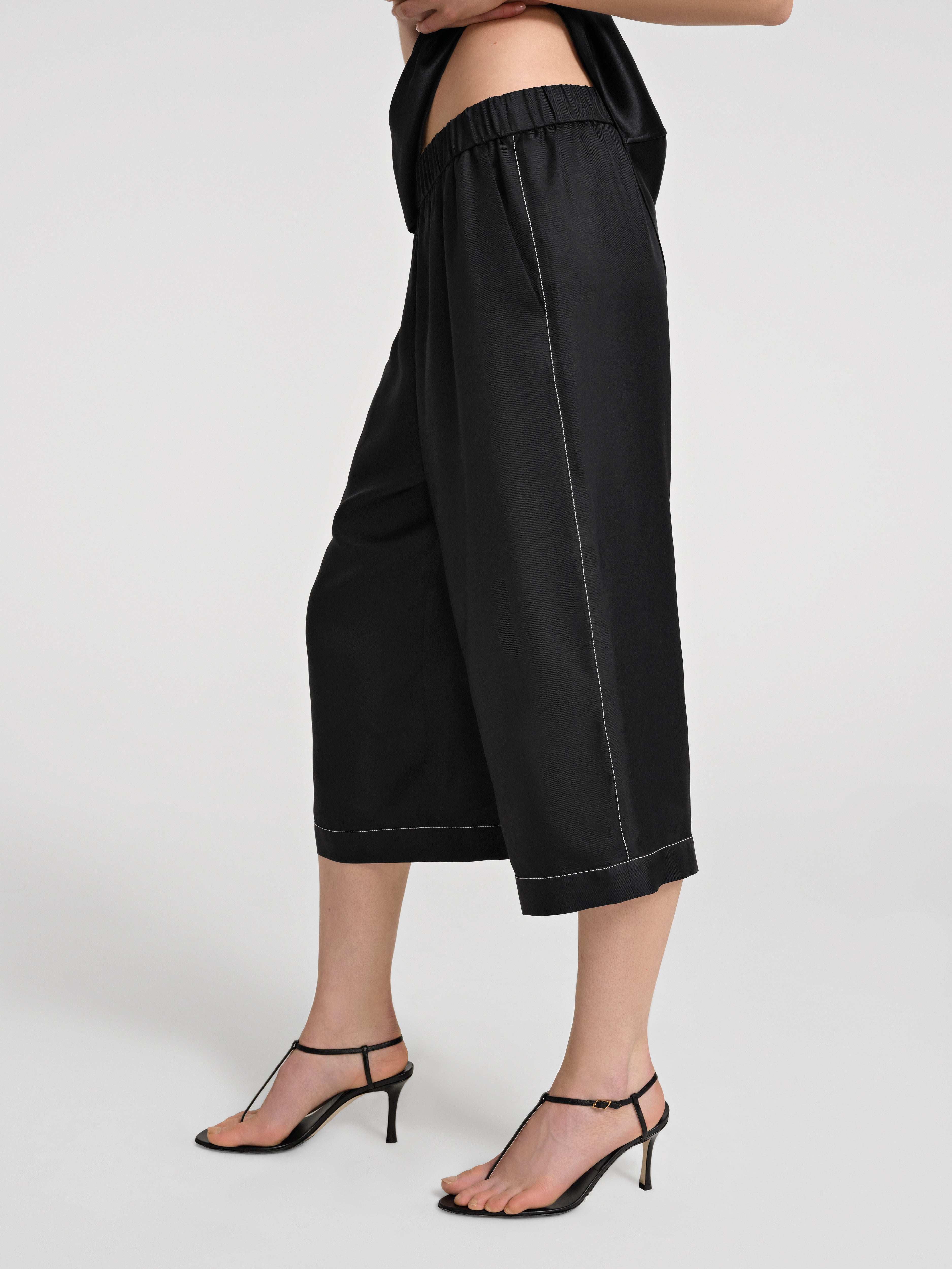 Sanler Short in Silk