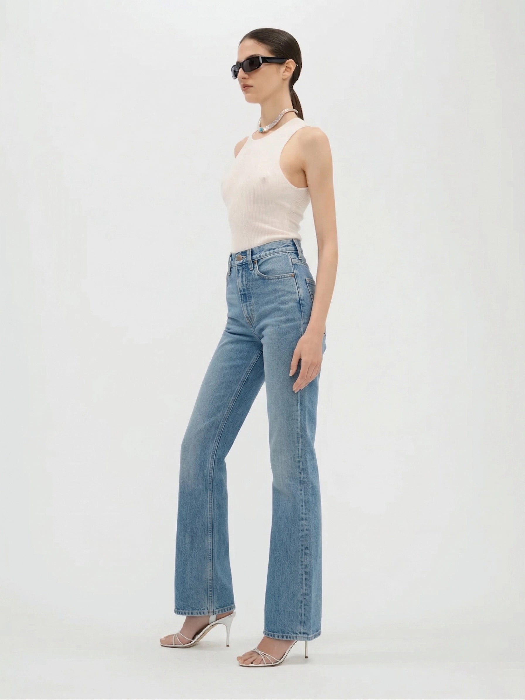 AFLALO Brontë Jean – Country Mesa Rigid Denim - Model Side